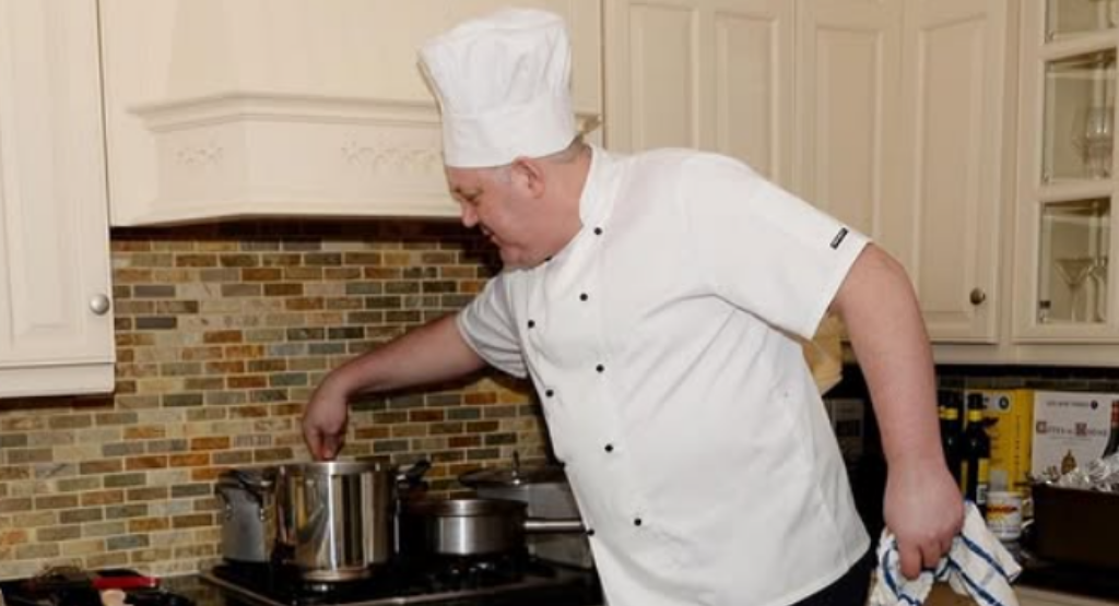 Our chef come to you to service your guest with a freshly prepared gourmet menu.